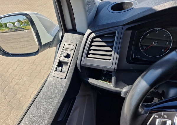 Volkswagen Caravelle cena 129000 przebieg: 134000, rok produkcji 2017 z Działdowo małe 154